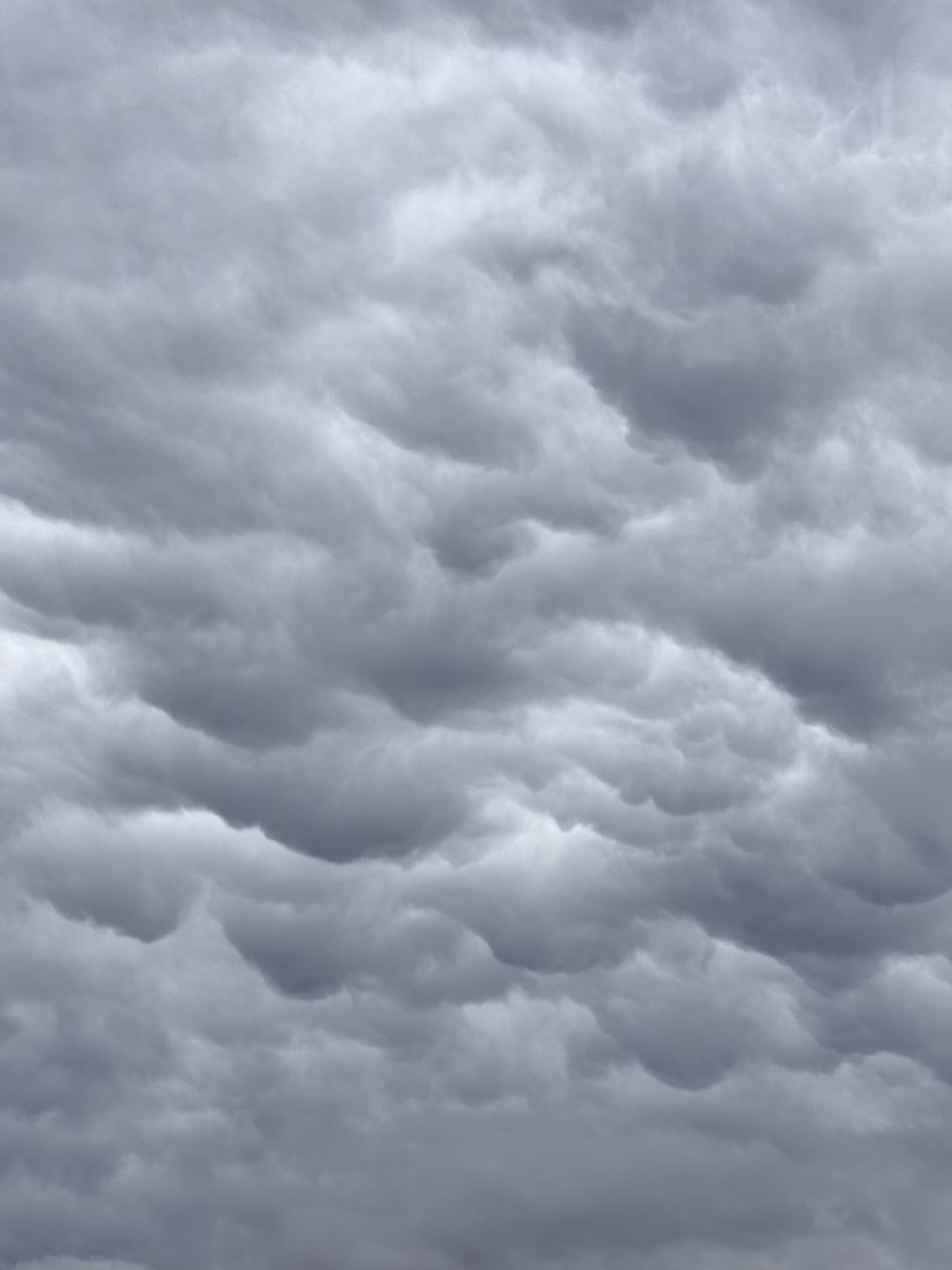 ciel couvert de nuage. Rien d'autre